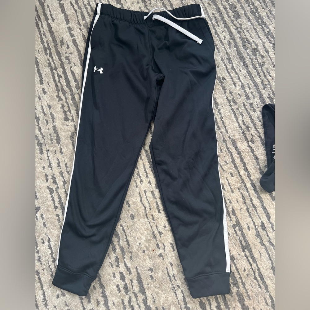 Girls Under Armour Joggers size L